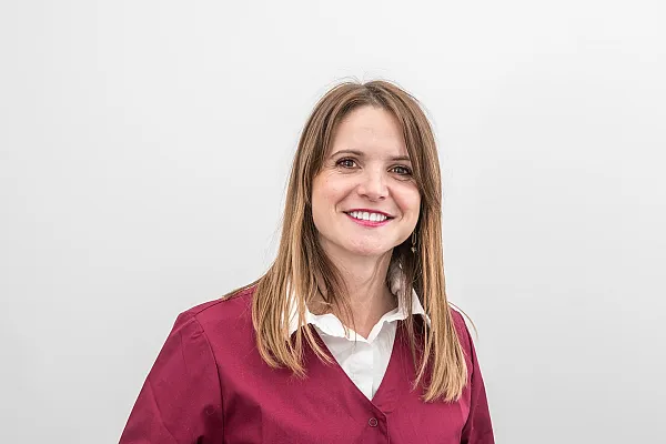 Portrait de Manon Chateau, audioprothésiste diplômée chez Audition Confiance