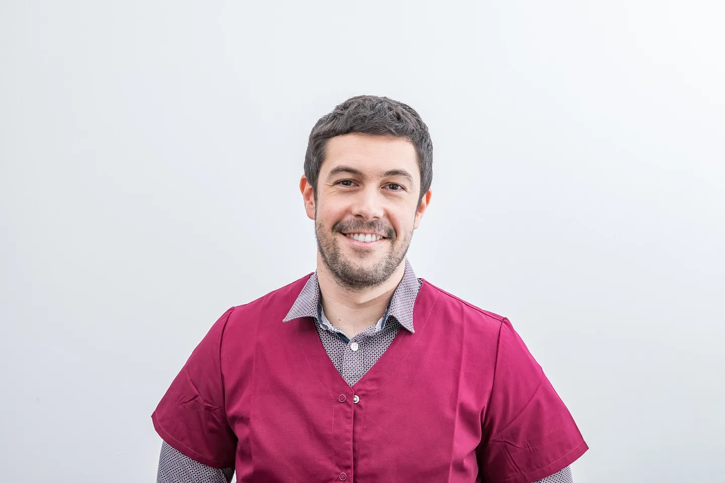 Portrait de Tristan Vila, audioprothésiste diplômé et fondateur d'Audition Confiance