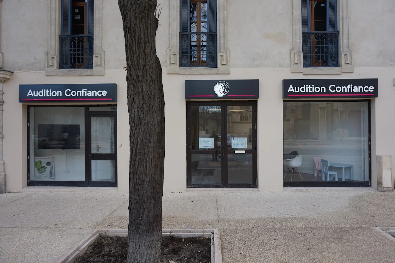 Façade du centre, audition confiance, Nimes, les Carmes