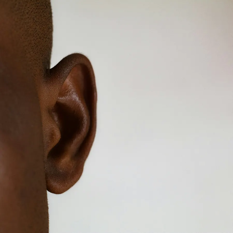 Acouphène pulsatile : quand consulter en urgence ?
