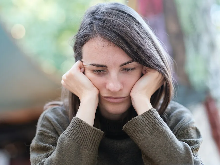 Oreille bouchée et stress : quel lien ?